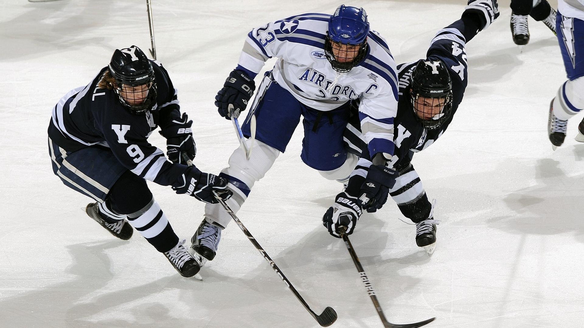 国际足球比赛裁判专业培训体系全面建立，国际足球裁判规则与裁判法